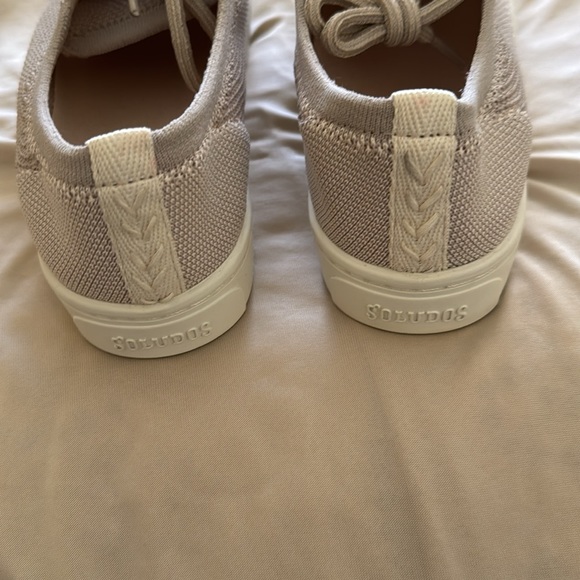 Soludos ashore mesh sneakers , tan mauve color in size 6.5 - Picture 4 of 6